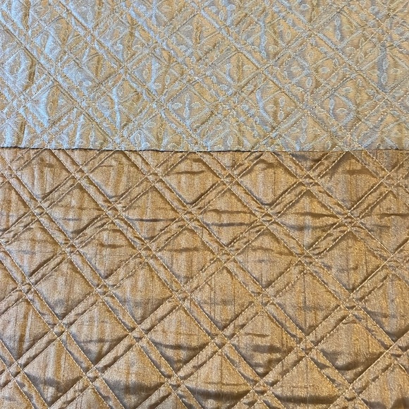 Coverlet: Vintage High-end Queen Bed Cover—Double Diamond Quilting! - Picture 5 of 16